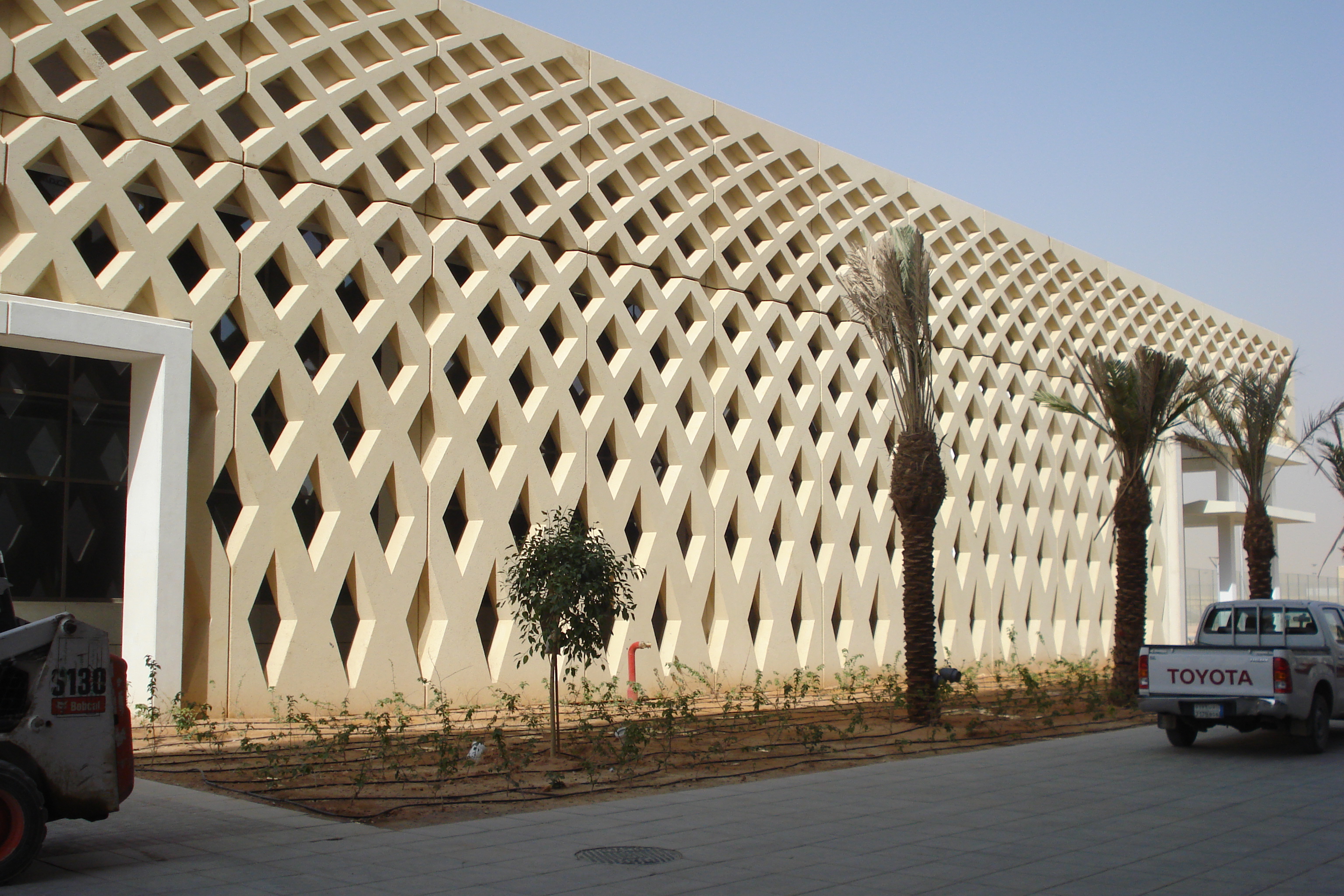 PNU B611 recreational center diamond lattice facade detail