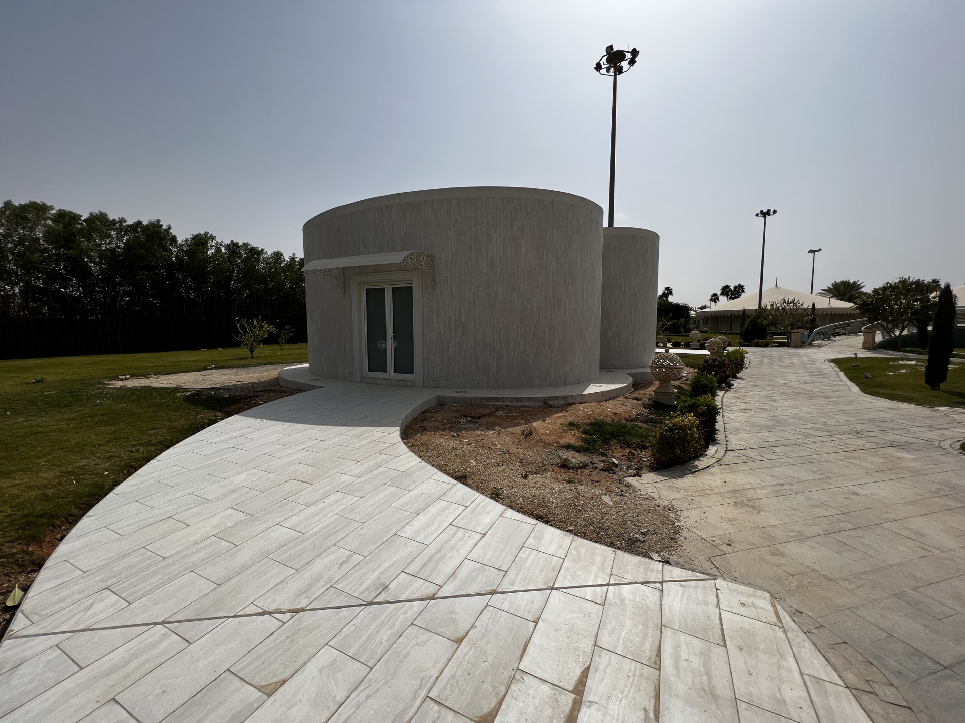 Poolside bathroom royal fit-out, private palace Riyadh — photo 13