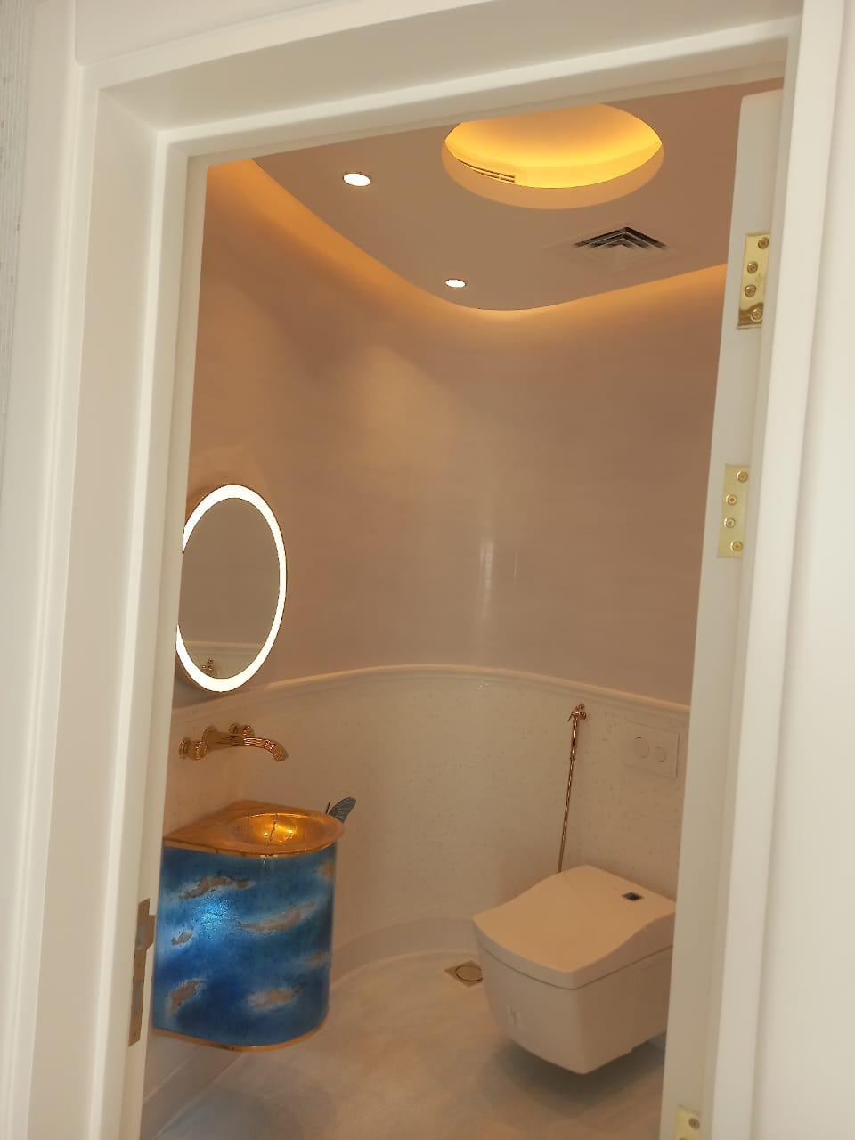 Poolside bathroom royal fit-out, private palace Riyadh — photo 30