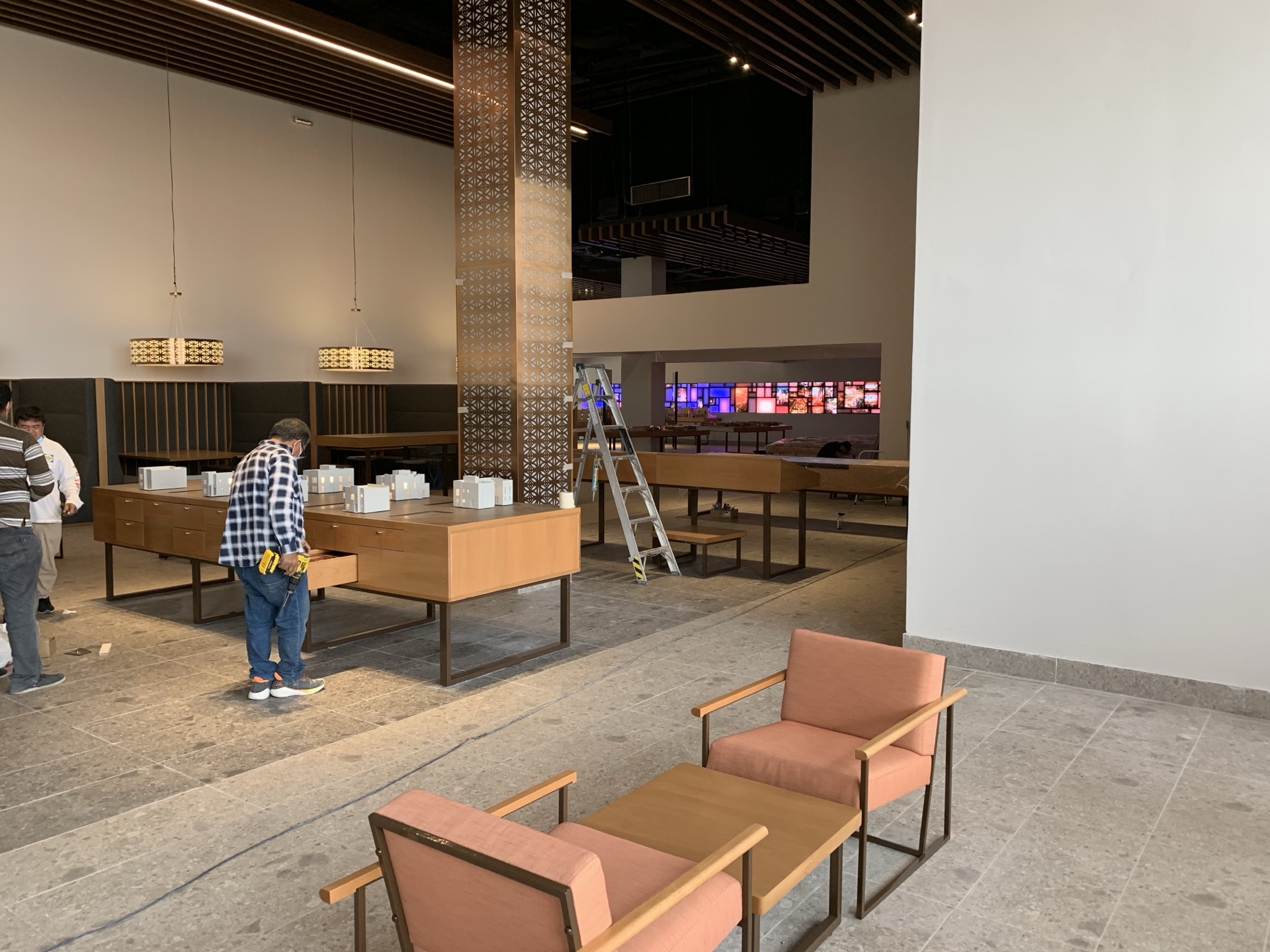 Roshan Experience Center showroom fit-out — photo 13