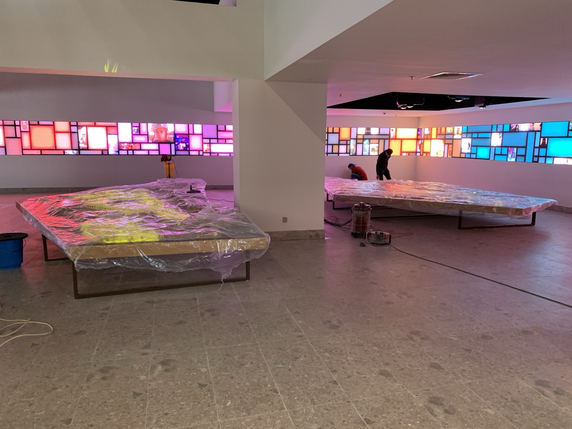 Roshan Experience Center showroom fit-out — photo 16