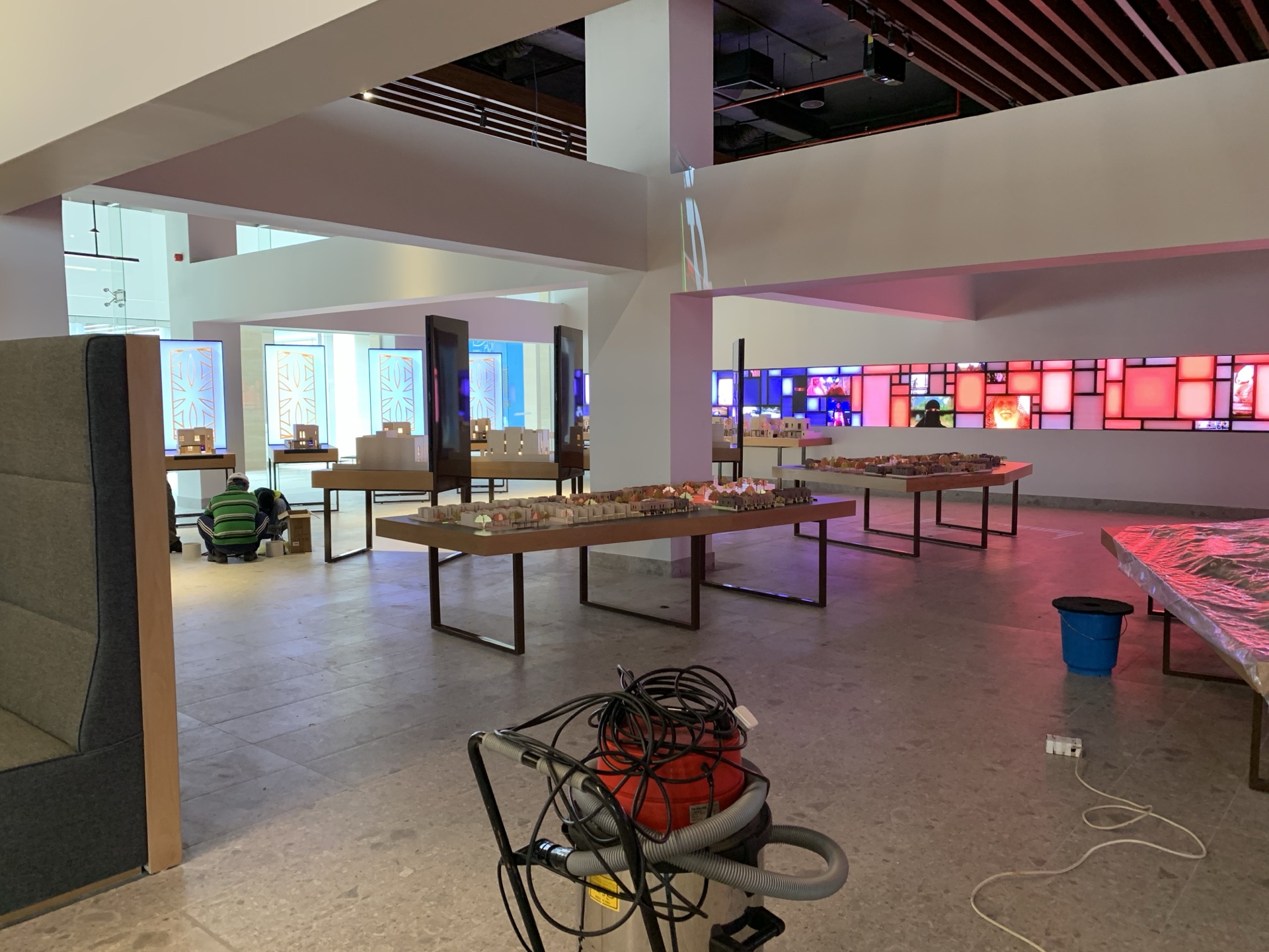 Roshan Experience Center showroom fit-out — photo 17