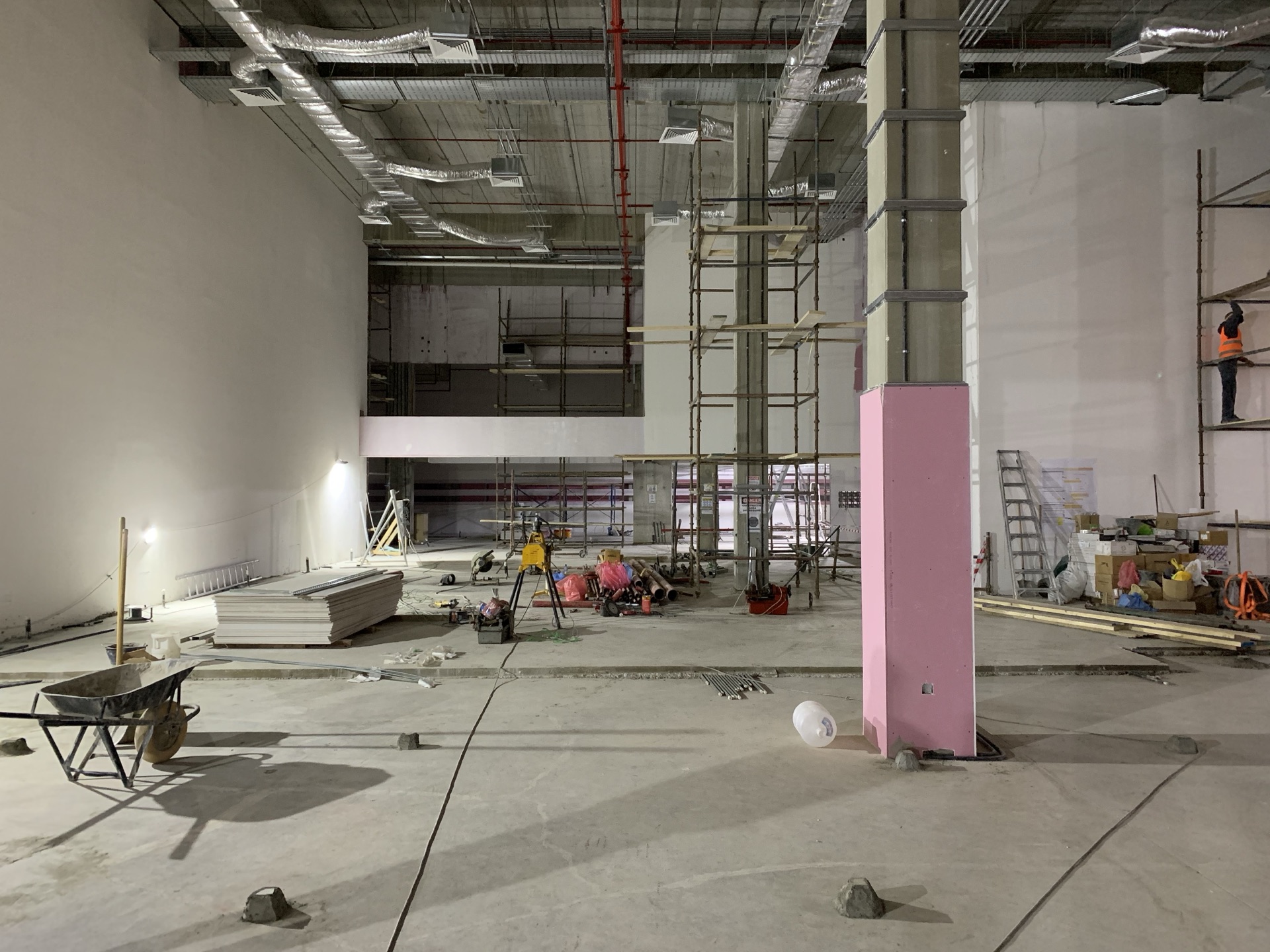 Roshan Experience Center showroom fit-out — photo 4
