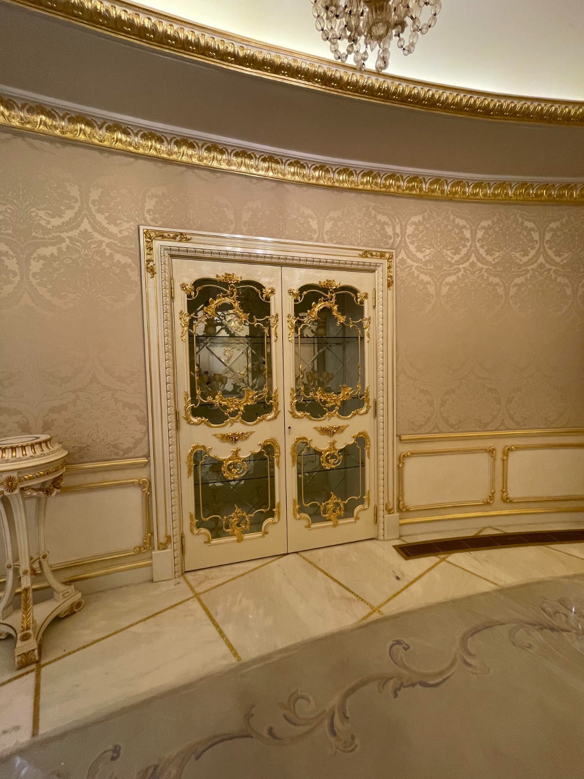 Round villa royal fit-out, Riyadh — photo 6